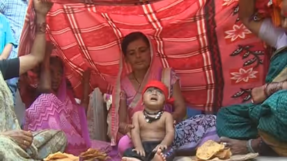 ಇಲ್ಲಿ ಹುಟ್ಟೊ ಮಕ್ಕಳಿಗೆ ವರ್ಷಕ್ಕೊಮ್ಮೆ ಮಾತ್ರ ನಾಮಕರಣ!