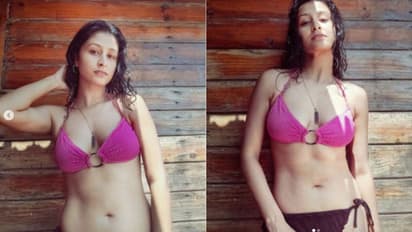 এলোমেলো চুল, বেরিয়ে রয়েছে বক্ষের অর্ধাংশ, বিছানায় শরীরী এলিয়ে রিল্যাক্স মুডে চিত্রাঙ্গদা