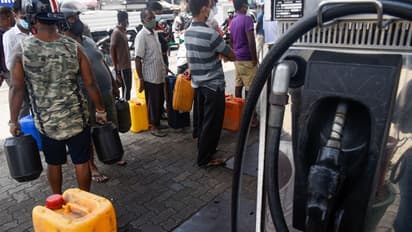 Sri Lanka: പെട്രോളിന് മണിക്കൂറുകളുടെ ക്യൂ, ലങ്കയില് ഓട്ടോ ഡ്രൈവറടക്കം രണ്ട് വൃദ്ധര് കുഴഞ്ഞുവീണു മരിച്ചു