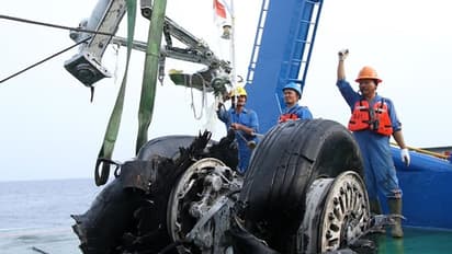 সাম্প্রতিককালের ৭টি বড় বিমান দুর্ঘটনা, একটি ভারতের - কী ঘটেছিল, দেখুন ছবিতে ছবিতে