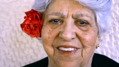 জানেন কি, খুব বেশি খুশি হলেও কেন চোখে আসে জল - এই কান্নার পিছনে আছে বিজ্ঞান