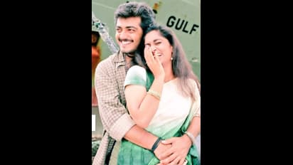 Ajith shalini :23 வருடங்களாக தொடரும் காதல்... ரொமாண்டிக் மூடில் அஜித் - ஷாலினி! இணையத்தை கலக்கும் லவ்லி கிளிக்