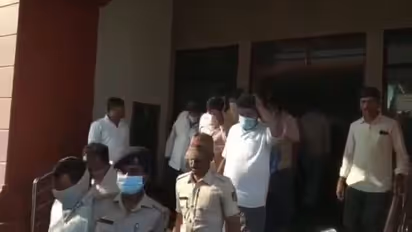 బాలకృష్ణ పీఏ బాలాజీకి షాక్: డిప్యుటేషన్ రద్దు