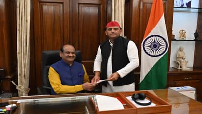 Akhilesh Yadav resigns as Lok Sabha; to retain UP Assembly seat