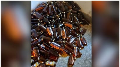 ഇരിങ്ങാലക്കുടയില് വന് വ്യാജമദ്യ വേട്ട; മദ്യനിര്മ്മാണം വീടിന് മുന്വശത്തെ 'പേ ആന്റ് പാര്ക്കി'ന്റെ മറവില്