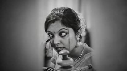 মেকআপ করলে কি বয়স্ক লাগে নিজেকে, তাহলে শুধরে নিন এই ভুলগুলো