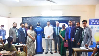 Robot Teacher ಮಲ್ಲೇಶ್ವರ ಸರ್ಕಾರಿ ಪ್ರೌಢಶಾಲೆಯಲ್ಲಿ ಪಾಠ ಮಾಡಿದ ರೋಬೊ!