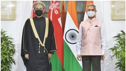 ഒമാന് വിദേശകാര്യ മന്ത്രി ഇന്ത്യയിലെത്തി; ഇരു രാജ്യങ്ങളും ധാരണാപത്രത്തില് ഒപ്പുവെച്ചു