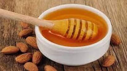 బాదం, తేనె కలిపి తీసుకుంటే మగాళ్లలో రాసక్రీడలో రెచ్చిపోతారంతే...