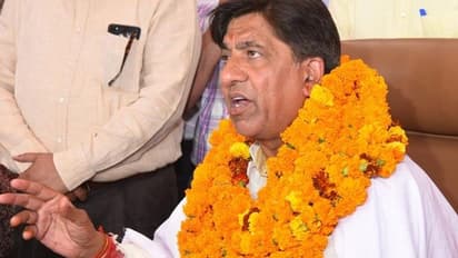 पंजाब में भगवंत मान सरकार के एक मंत्री ऐसे भी: जिन्होंने बैठने से पहले कुर्सी की विधि-विधान से कराई पूजा