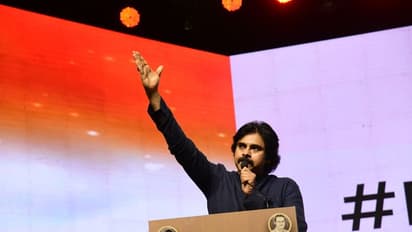 నేతాజి అస్తికలు ఎర్రకోటపైకి.... వాటిపైనే త్రివర్ణ పతాకం ఎగరాలన్నదే నా కోరిక..:  పవన్ కల్యాణ్