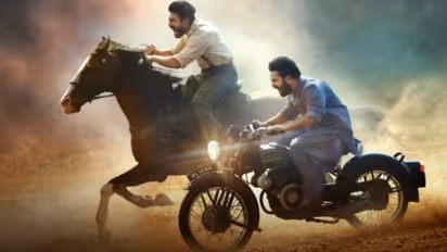 RRR review : ജൂനിയര്‍ എൻടിആറും രാം ചരണും ആറാടുന്നു, ദൃശ്യപ്പൊലിമയില്‍ 'ആര്‍ആര്‍ആര്‍'- റിവ്യു