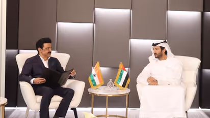 ரூ 1,600 கோடிக்கு புரிந்துணர்வு ஒப்பந்தம்.. முதலீட்டாளர்களுடன் உரையாற்றிய முதல்வர்..