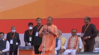 UP New CM ಉತ್ತರ ಪ್ರದೇಶ ಮುಖ್ಯಮಂತ್ರಿಯಾಗಿ ಯೋಗಿ ಆದಿತ್ಯನಾಥ್ ಪ್ರಮಾಣವಚನ, ಮೋದಿ, ಶಾ ಭಾಗಿ!