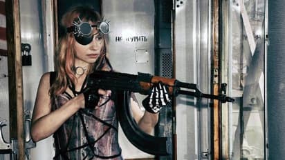 அடுத்து நாங்க தான்..! போருக்கு தயாராக துப்பாக்கி சுடுதல் பயிற்சி எடுக்கும் மக்கள் - எங்கு தெரியுமா?