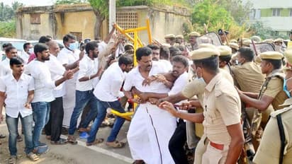 வெள்ளலூர் மறைமுக தேர்தலின் போது மோதல்... அதிமுகவினர் 9 பேர் அதிரடி கைது!!