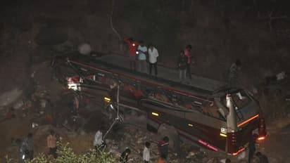 Chittoor Accident: రక్తసిక్తమైన మ‌ృతదేహాలు, క్షతగాత్రులతో ఘటనాస్థలంలో భయానక పరిస్థితి (Photos)