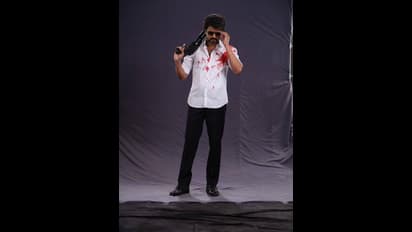 அலப்பறையை ஆரம்பித்த விஜய் ரசிகர்கள்... ‘பீஸ்ட்’ சட்டையுடன் வலம் வரும் தளபதி Fans - இப்போ இதுதான் டிரெண்டிங்