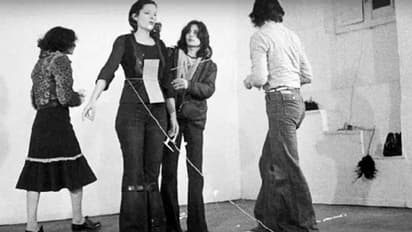 Marina Abramovic : ആറുമണിക്കൂർ, നിങ്ങൾക്കെന്നെ എന്തും ചെയ്യാം എന്ന് കലാകാരി, പരീക്ഷണത്തിനൊടുവിൽ സംഭവിച്ചത്