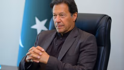 Imran Khan becomes first Pakistan PM in country's history to lose trust vote