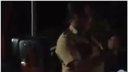 ആരാണ് വാഹനം പരിശോധിക്കാന് ഉത്തരവാദിത്വമുള്ളയാള് ? വൈറലായി വീഡിയോ