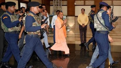 इन 34 अहम विभागों को सीएम योगी आदित्यनाथ ने रखा है अपने पास, देखें पूरी लिस्ट