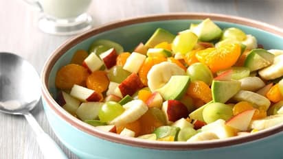 పండ్లపై ఉప్పు జల్లుకుని తింటున్నారా? ఇదెంత డేంజరో తెలుసా? 