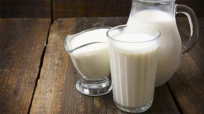 দুধেও হতে পারে মারাত্মক ক্ষতি, জেনে নিন কোন ধরনের রোগীদের দুধ খাওয়া বিপজ্জনক