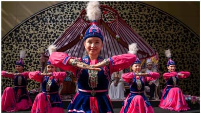 എക്സ്പോ 2020യില് ഖസാഖിസ്താന് പവലിയന് 'നോറിസ് മെയ്റാമി' ആഘോഷമൊരുക്കി