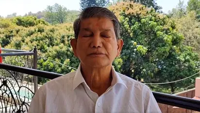 देहरादून में हरीश रावत ने घंटेभर मौन व्रत रखा, बोले- कांग्रेसियों का उत्पीड़न हो रहा, बर्दाश्त नहीं कर सकता