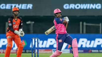 అతడు ఇండియాలోనే అత్యుత్తమ స్పిన్నర్.. అశ్విన్ ఎదుటే ఆ  బౌలర్ ను తెగ పొగిడేసిన సంజూ శాంసన్