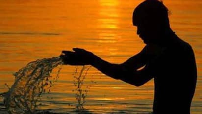 Chaitra Amavasya 2022: 31 मार्च को हिंदू पंचांग की अंतिम अमावस्या, पितृ दोष से परेशान हैं तो ये उपाय करें