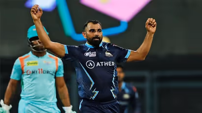 వాళ్లు షమీ కంటే గొప్ప బౌలర్లా..? టీ20లలో అతడిని ఎందుకు ఆడించట్లేదు..? : దిగ్గజ క్రికెటర్  ఆగ్రహం