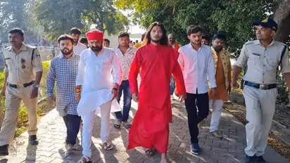 मप्र के रीवा में एक बाबा की 'पाप लीला': महंत ने होटल में नाबालिग को पहले पिलाई शराब, फिर उसके साथ की दरिंदगी