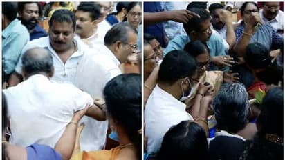 തൃശൂർ കോർപ്പറേഷനിൽ ബജറ്റ് കീറിയെറിഞ്ഞ് കോൺഗ്രസ് പ്രതിഷേധം