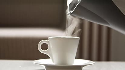 गर्मियों में करते हैं इन ड्रिंक का प्रयोग तो हो जाइए सावधान, सेहत के लिए होते हैं बहुत खतरनाक