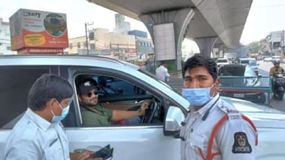 Manchu Manoj: మంచు మనోజ్ కారు ఆపి జరిమానా విధించిన ట్రాఫిక్ పోలీసులు.. ఏం జరిగిందంటే..