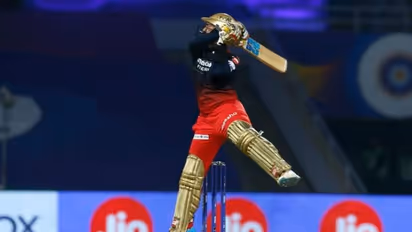 నువ్వు నన్ను మళ్లీ బ్యాట్ పట్టేలా చేస్తున్నావ్..! దినేశ్ కార్తీక్ పై మిస్టర్ 360 ఆసక్తికర వ్యాఖ్యలు 