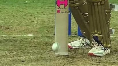 TATA IPL: ఏంటి డుప్లెసిస్ ఇది.. దానికి కూడా డీఆర్ఎస్సా..? ట్విట్టర్ లో సిరాజ్ పై పేలుతున్న జోకులు