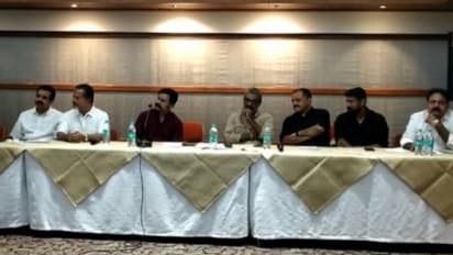 ഫിയോകിന്റെ സ്വീകരണ പരിപാടിയിൽ വേദി പങ്കിട്ട് ദിലീപും രഞ്ജിത്തും