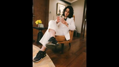 ఆనాడు చరణ్ సినిమాపై సెటైర్?... లైగర్ మూవీ డిజాస్టర్ టాక్ తో ఓ రేంజ్ లో బుక్కైన ఛార్మి!