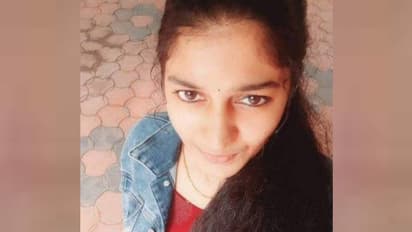 ബസിൽ വച്ച് ഉപദ്രവിക്കാൻ ശ്രമം, 52കാരനെ ഓടിച്ചിട്ട് പിടികൂടി പൊലീസിൽ ഏൽപ്പിച്ച് ആരതി