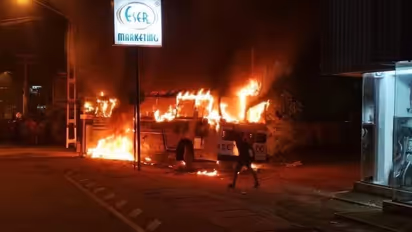 महंगाई से पस्त श्रीलंका में वॉट्सऐप, ट्विटर, इंस्टाग्राम जैसे प्लेटफॉर्म ब्लॉक, इमरजेंसी बाद भी प्रदर्शन जारी