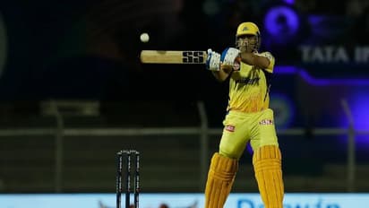 IPL 2022: ചെന്നൈയുടെ തോല്വിക്കിടയിലും റെക്കോര്ഡുമായി 'തല' ഉയര്ത്തി ധോണി