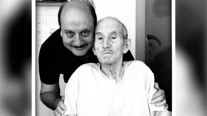 'দ্য কাশ্মীর ফাইলসে পুষ্করনাথ জির চরিত্রে অভিনয় করাটা আমার বাবাকে শ্রদ্ধা নিবেদন ছিল' জানালেন অনুপম খের 