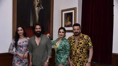 ಡೆಲ್ಲಿಯಲ್ಲಿ KGF 2 ಪ್ರಚಾರ: ಯಶ್, ಸಂಜತ್ ದತ್ ಮತ್ತು ರವೀನಾ ಟಂಡನ್ ಕಾಣಿಸಿಕೊಂಡಿದ್ದು ಹೀಗೆ!