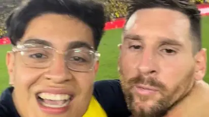 Lionel Messi : മെസിയുടെ കഴുത്തിന് ചുറ്റിപ്പിടിച്ച് ആരാധകന്‍; ക്രുദ്ധനായി കുതറി മാറി അര്‍ജന്റൈന്‍ താരം- വീഡിയോ