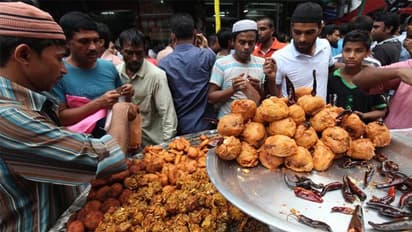 ramadan 2022: 2 ஆண்டுகளுக்குப்பின் மும்பையில் களைகட்டும் ரம்ஜான் பஜார்: உணவுப் பிரியர்களின் சொர்க்கம்