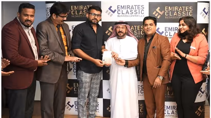 ഏഷ്യാനെറ്റ് ന്യൂസ് ഗള്ഫ് ചീഫ് റിപ്പോർട്ടർ അരുണ് രാഘവന് യുഎഇ ഗോള്ഡന് വിസ