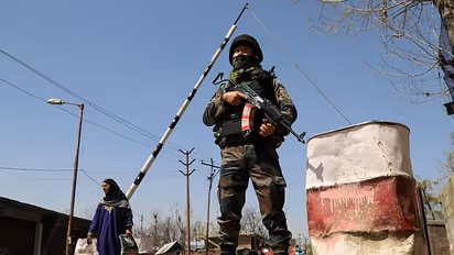 ചൈനീസ് അതിർത്തിയിൽ ജോലി ചെയ്യവേ പാക് ഉദ്യോഗസ്ഥന് സുപ്രധാന വിവരങ്ങൾ ചോർത്തി; ഇന്ത്യൻ സൈനികന്റെ വിചാരണ ഉടൻ